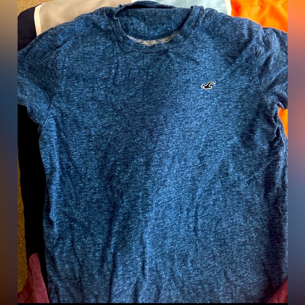 Hollister Men’s Blue Wash Tshirt Size Small